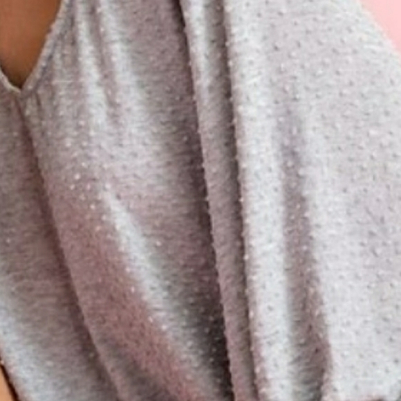 Polka Dot Pattern Puffy Sleeved V-neck Top - Picture 4 of 5